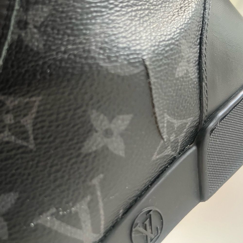 Louis Vuitton Unisex Sneakers - Picture 10 of 10